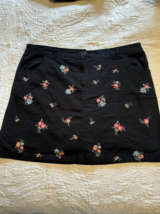 Karen Scott Dresses & Skirts - Karen Scott Black Mini Skort with Pink and White Floral Embroidery